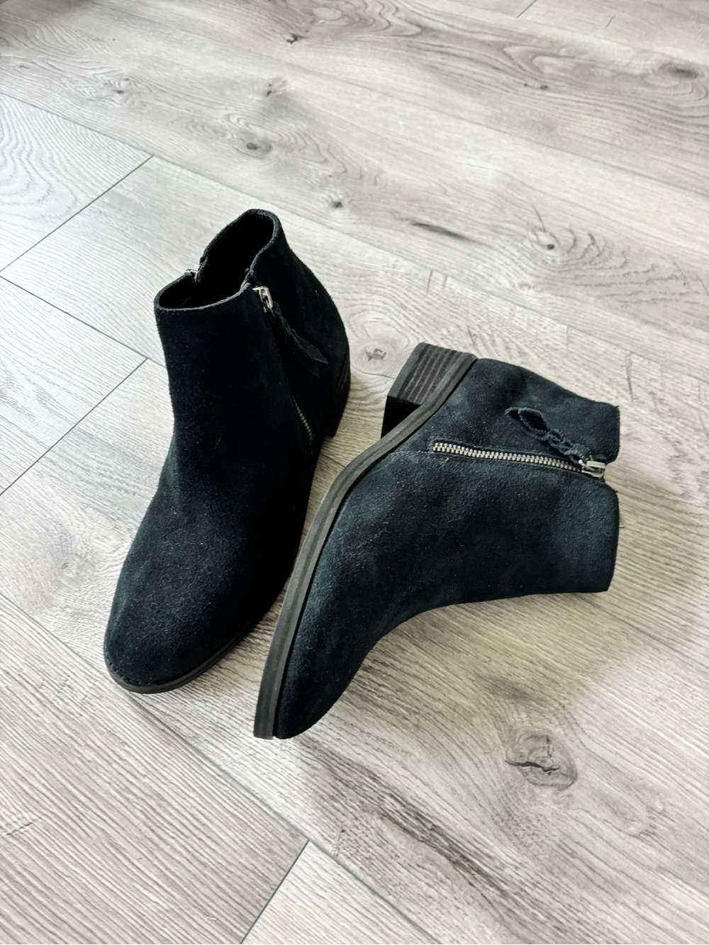 Blondo Waterproof Black Suede Ankle Booties with Side Zippers - Women’s size 9